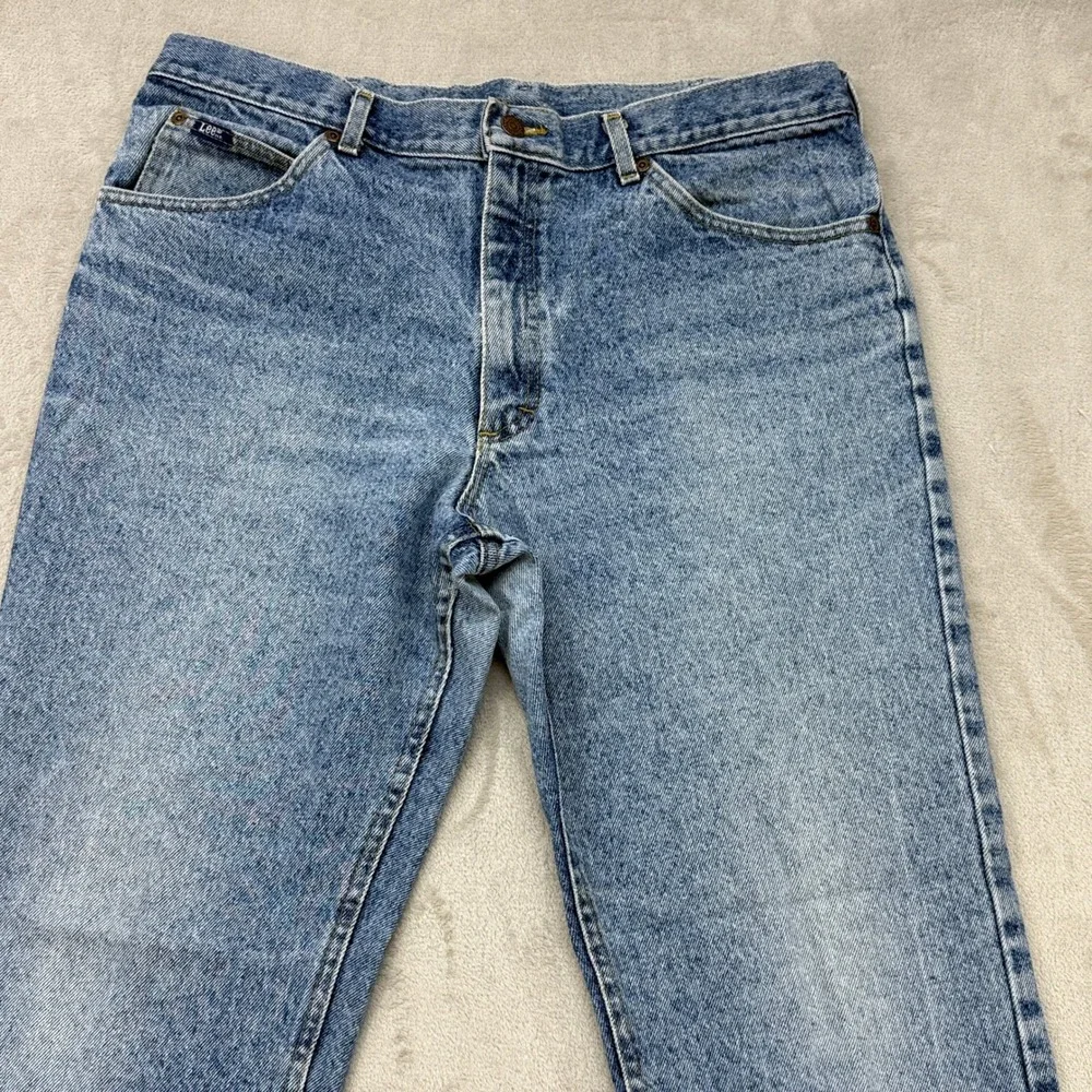 Vintage Lee Jeans Men 36x30 Blue Straight Leg Denim Retro Light Wash Made in USA